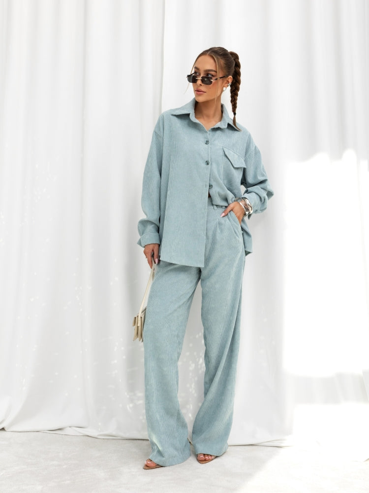 Women's shirt with ribbed fabric and tortoiseshell buttons