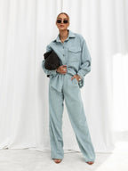 Women's shirt with ribbed fabric and tortoiseshell buttons