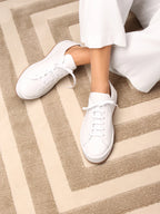 Women's Sneakers with Smooth Upper and Contrasting Brown Sole Edge