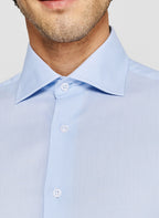 Men's shirt with a wing collar and buttoned cuff