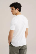 Men's Short Sleeve T-Shirt with Round Neck
