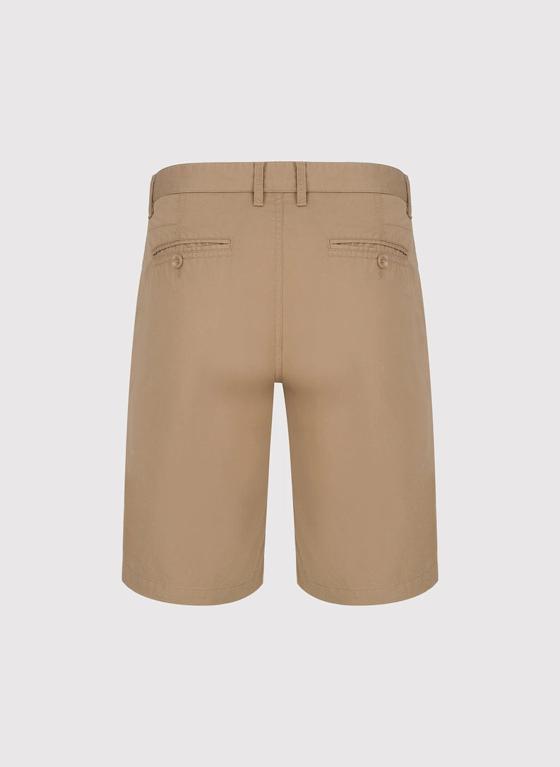 Men's shorts with side pockets and a straight cut