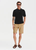 Men's shorts with side pockets and a straight cut