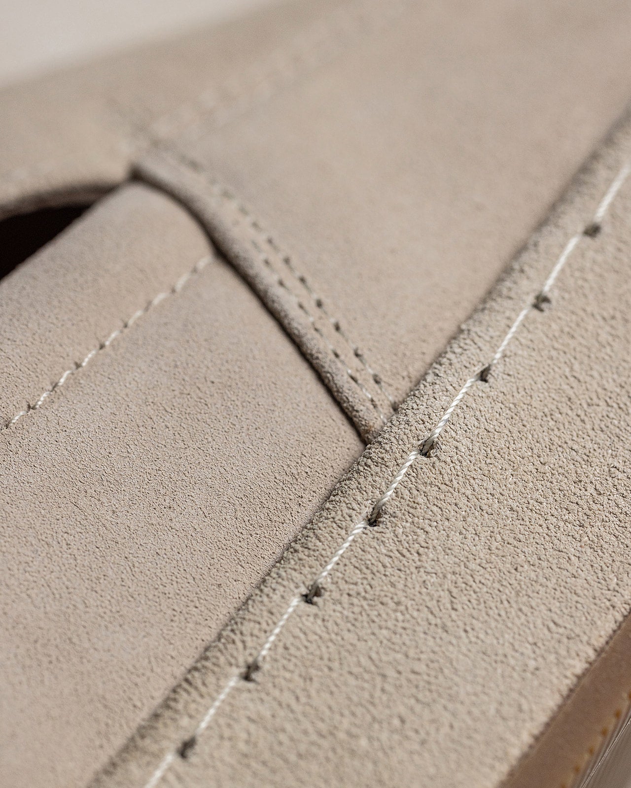 Men's Slip-On Loafers with Suede-Like Texture and Decorative Stitching on the Toe