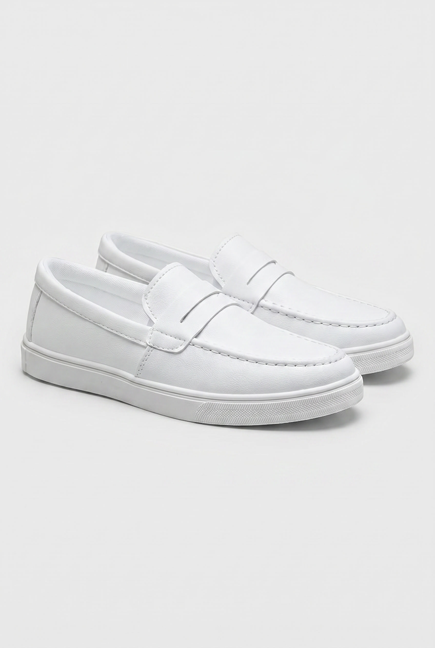 Men's Slip-On Loafers with Smooth Upper on Contrasting White Sole