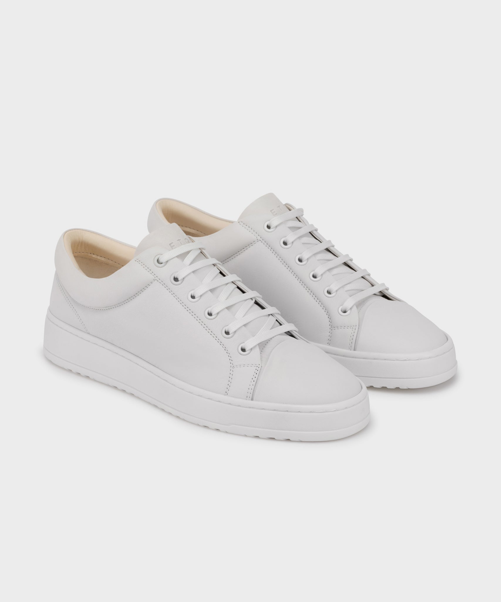 Męskie Sneakersy z Płaską Podeszwą i Widocznym Przeszyciem na Cholewce