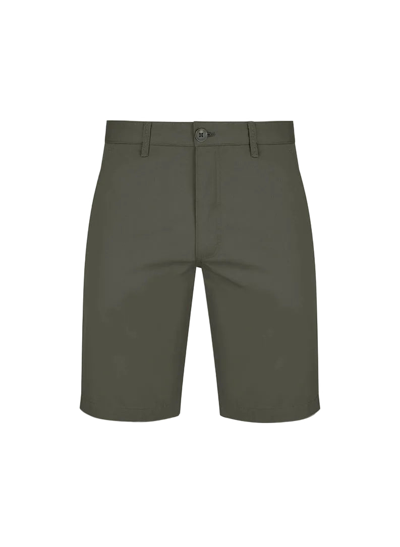 Men's shorts with an elastic waist and straight leg