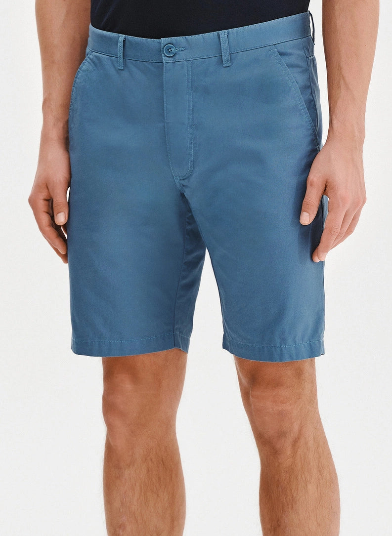 Men's shorts with a straight cut and side pockets