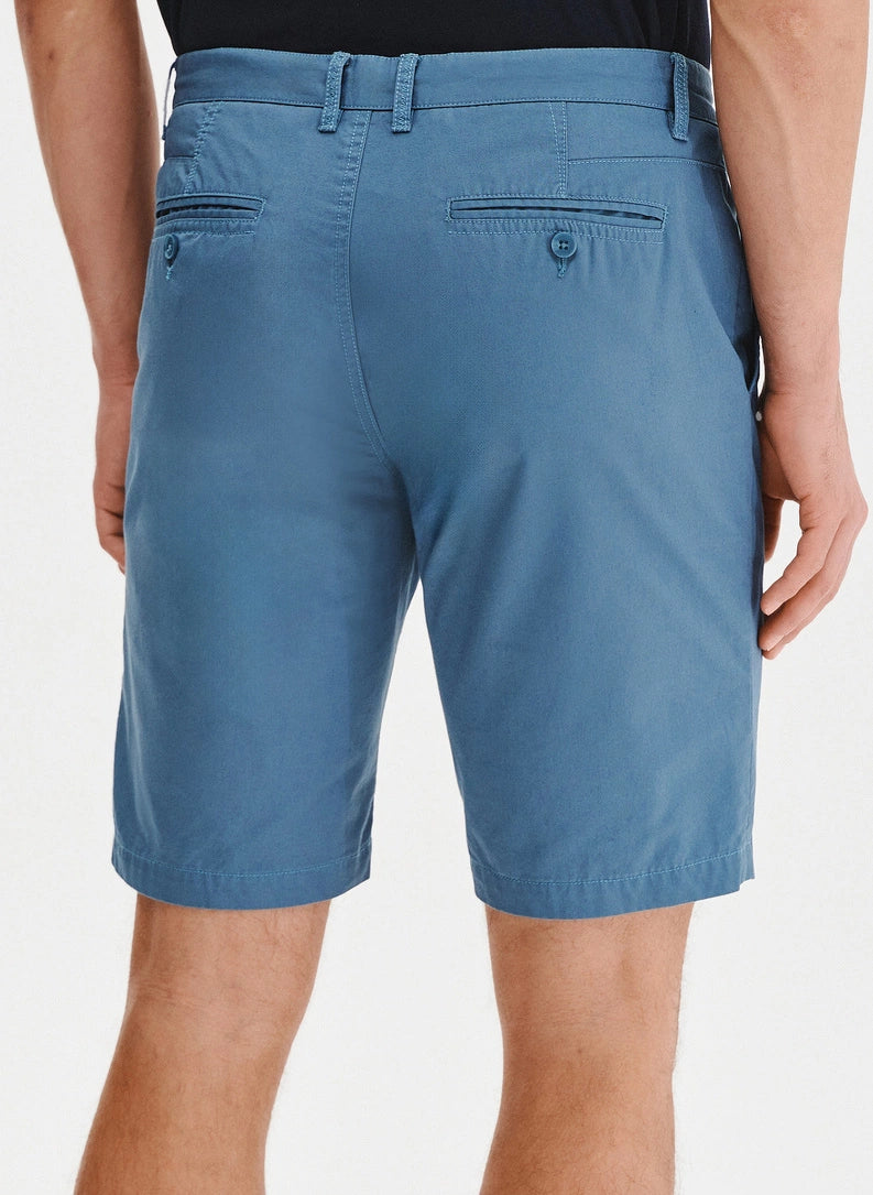 Men's shorts with a straight cut and side pockets