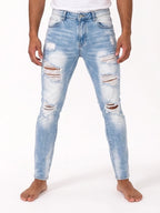 Męskie jeansy skinny – dolna część z przodu
