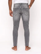 Męskie jeansy skinny – dolna część z tyłu, drugi wariant
