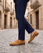 Męskie mokasyny zamszowe camel - stylizacja