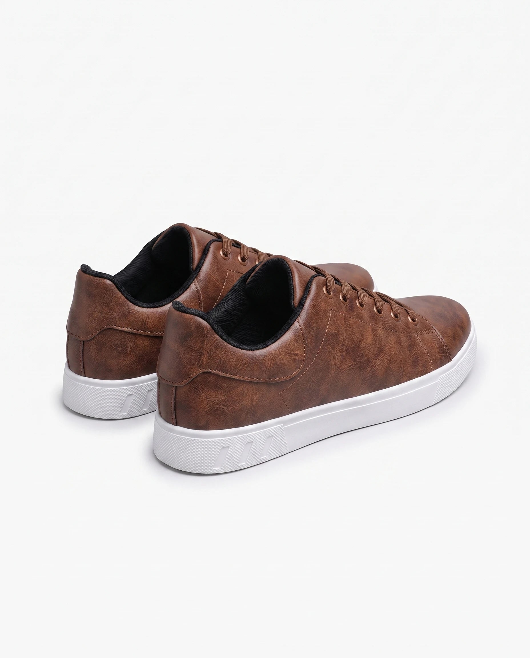 Męskie sneakersy sznurowane – tył
