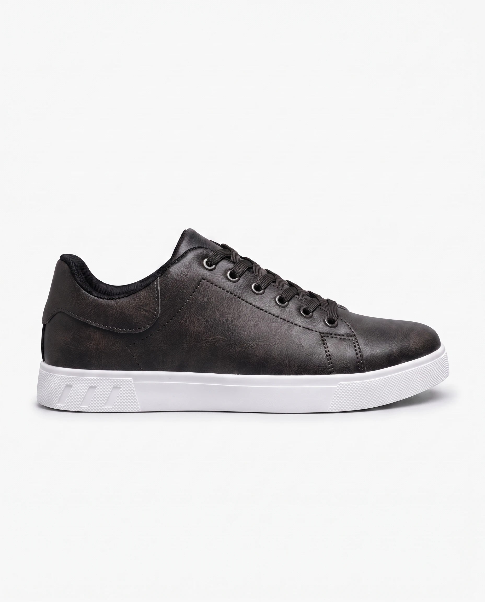 Męskie sneakersy sznurowane – bok