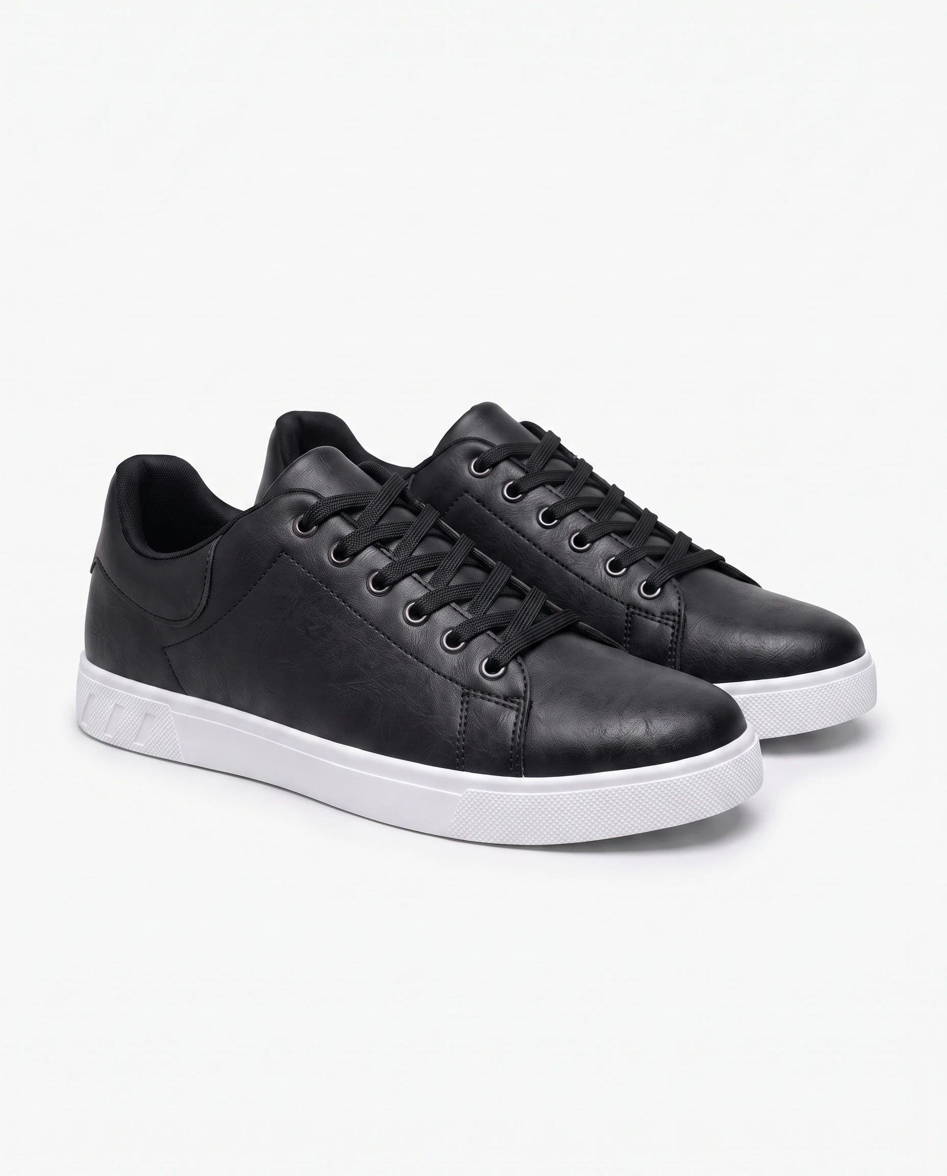 Męskie sneakersy sznurowane – przód