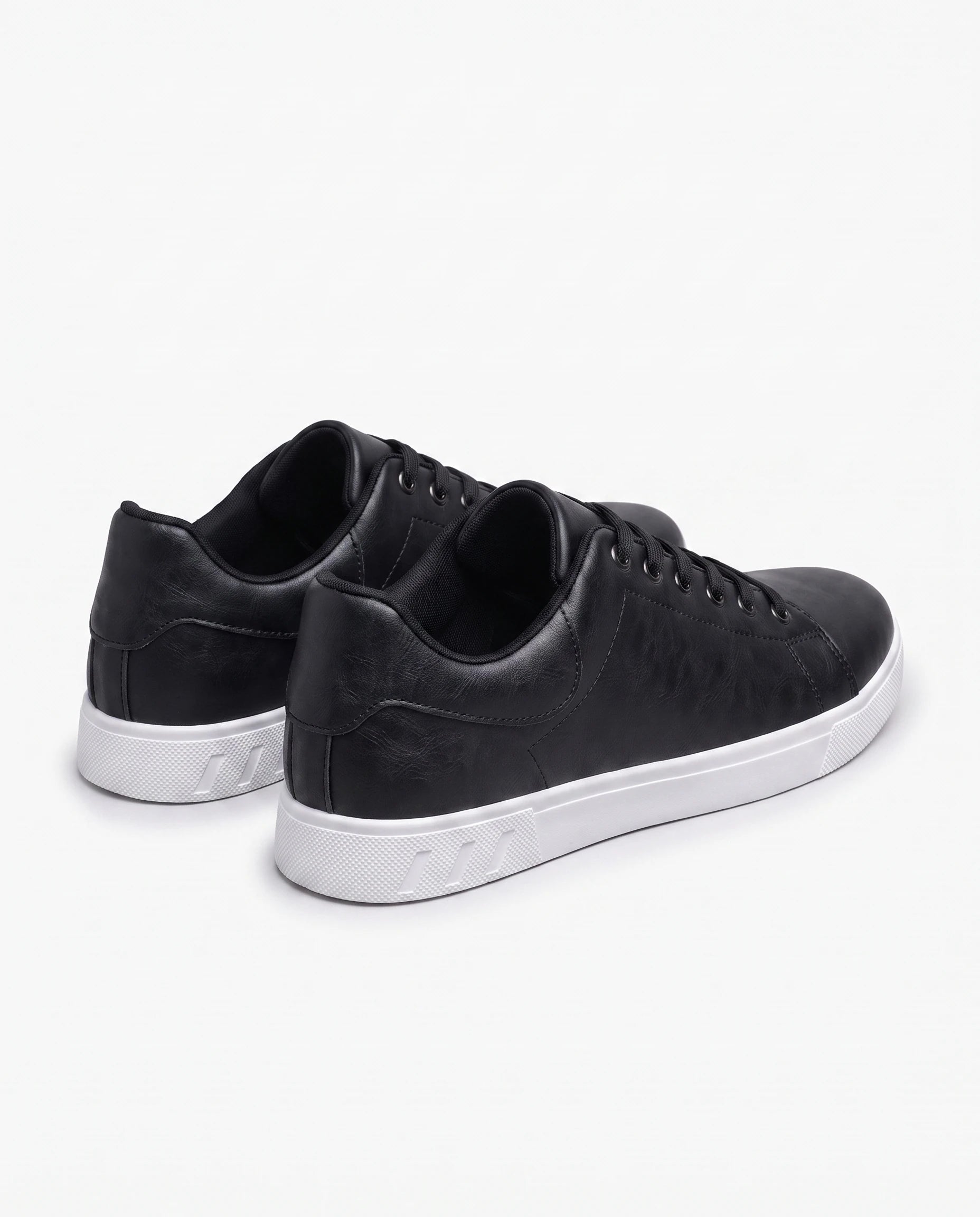 Męskie sneakersy sznurowane – tył