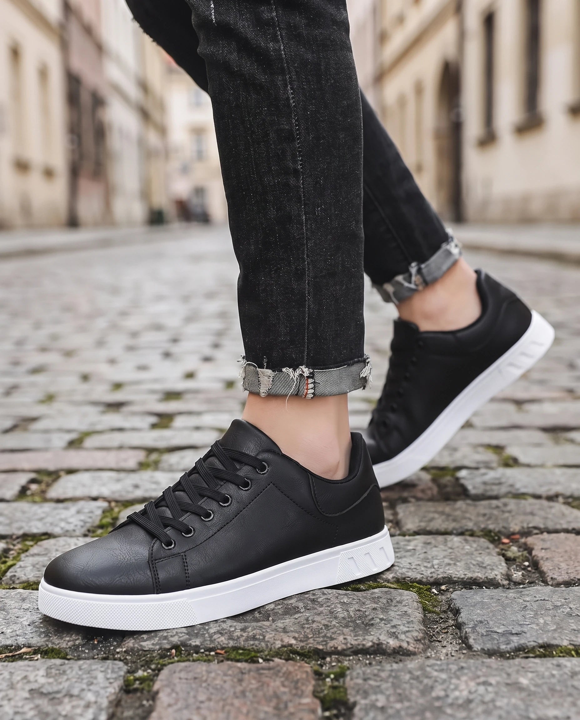 Męskie sneakersy sznurowane – ujęcie stylizowane