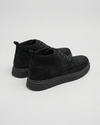 Męskie sneakersy za kostkę z zamszu, czarne – widok od tyłu