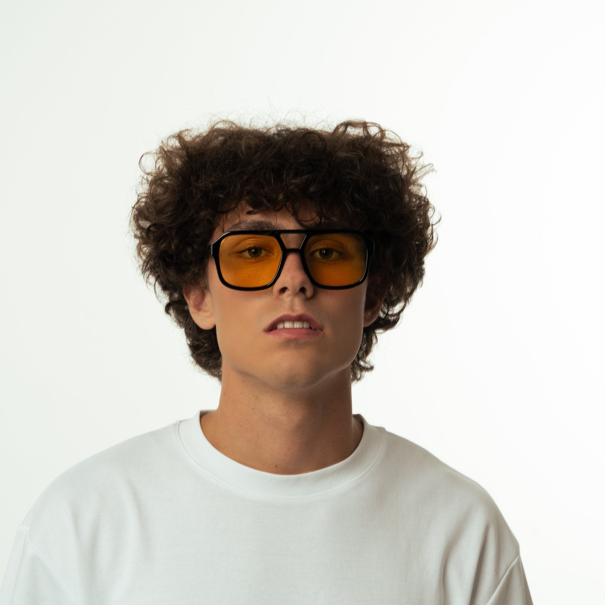 Unisex aviator sunglasses with wide yellow lenses