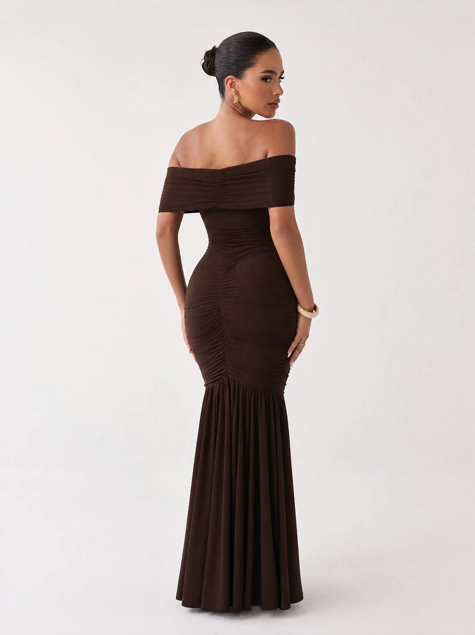 damska-sukienka-maxi-off-shoulder-z-marszczeniem-2