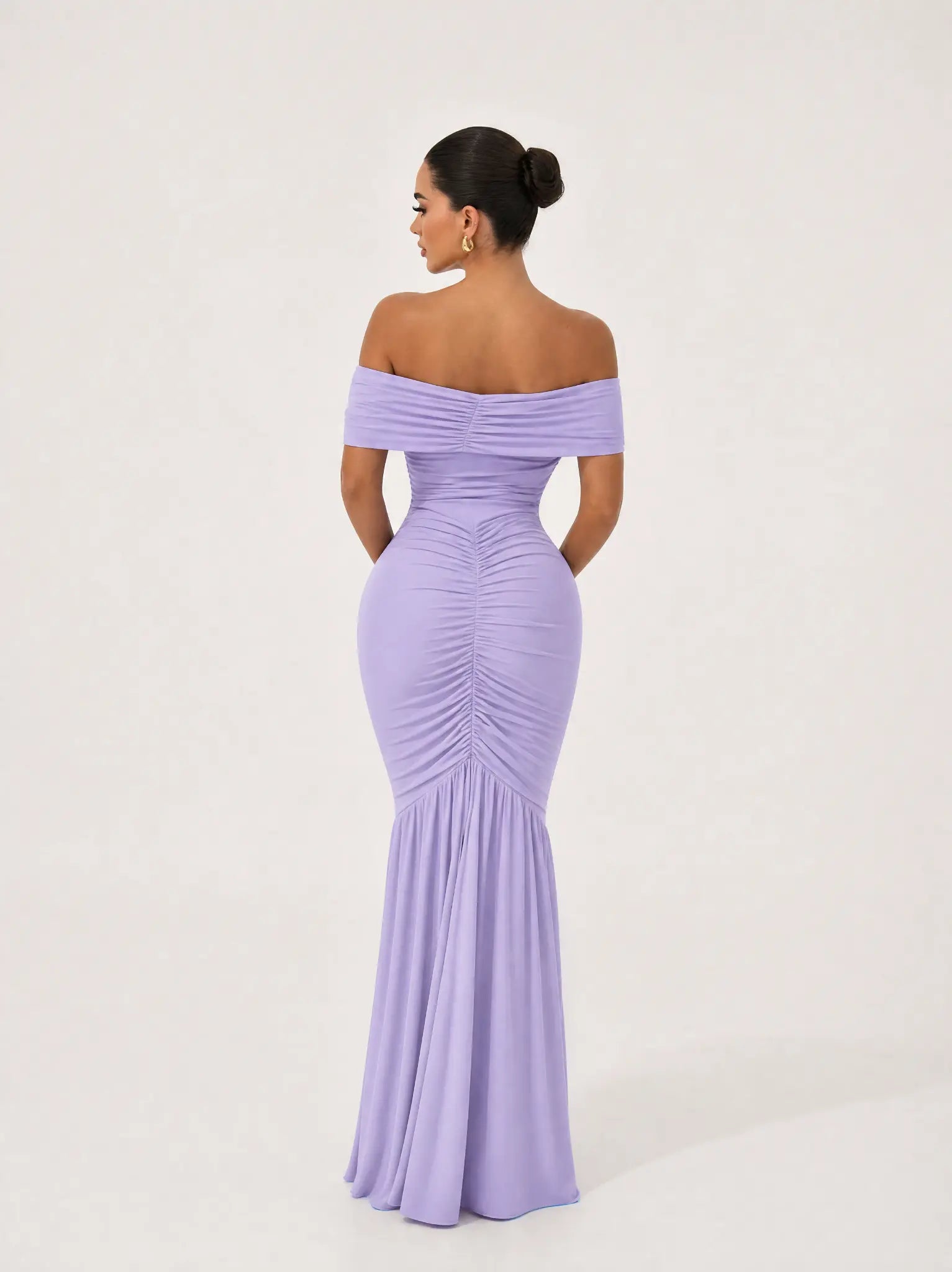 damska-sukienka-maxi-off-shoulder-z-marszczeniem-6